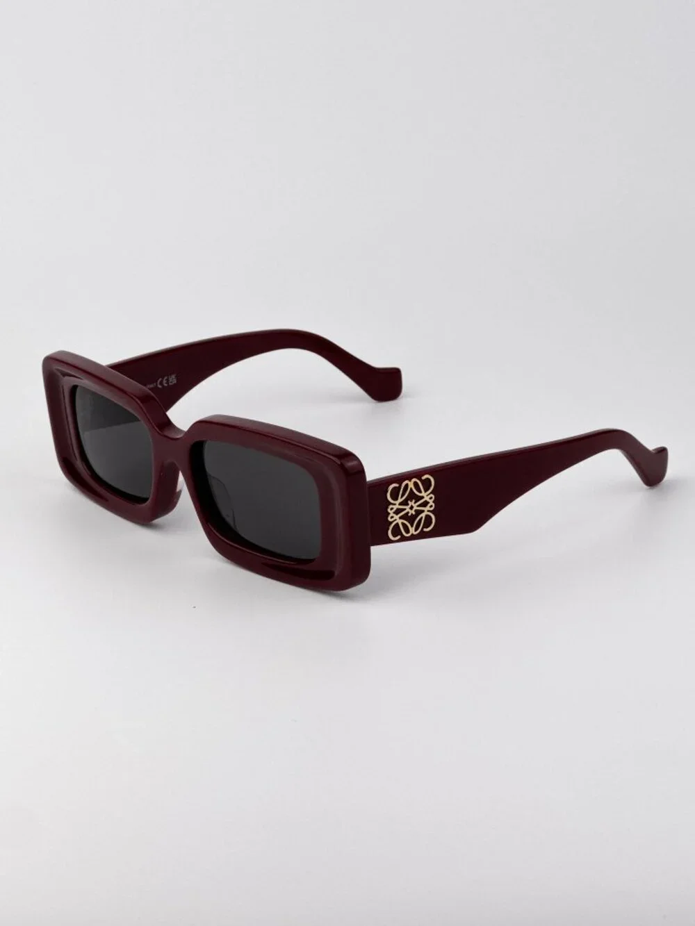 LOEWE LW40102F 66A RED BORDEAUX RECTANGULAR SUNGLASSES